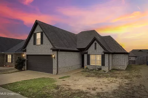 7927 Ironwood Dr, Southaven, MS 38671