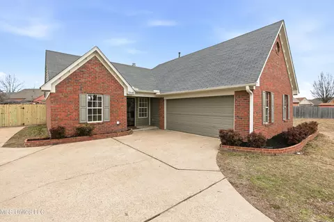 5645 E Kaitlyn Dr, Walls, MS 38680 photo 3
