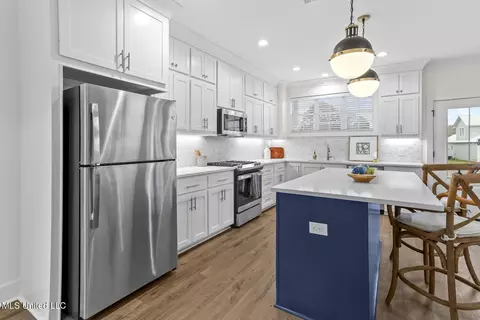 Kitchen - 317 Hamilton Ct, Brandon, MS 39047 photo 6 of 8