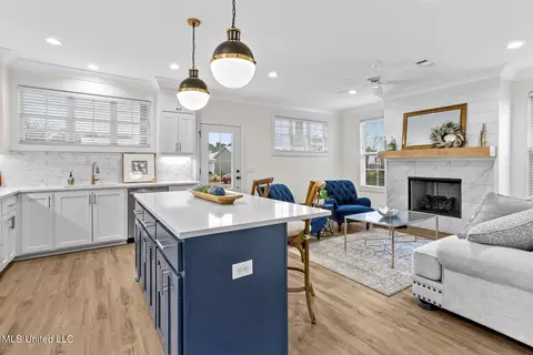 Kitchen - 317 Hamilton Ct, Brandon, MS 39047 photo 5 of 8