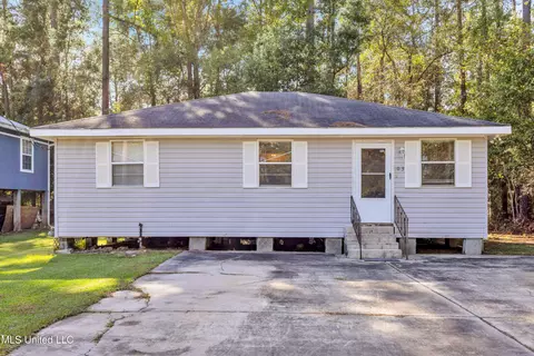 6013 Pine St, Pearlington, MS 39572