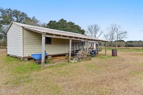 Exterior - 5901 Lum Reeves Rd, Lucedale, MS 39452 photo 1 of 3