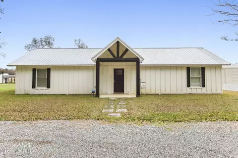 5901 Lum Reeves Rd, Lucedale, MS 39452