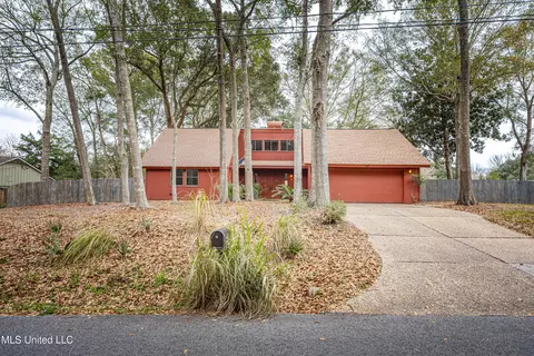110 Simon Blvd, Ocean Springs, MS 39564