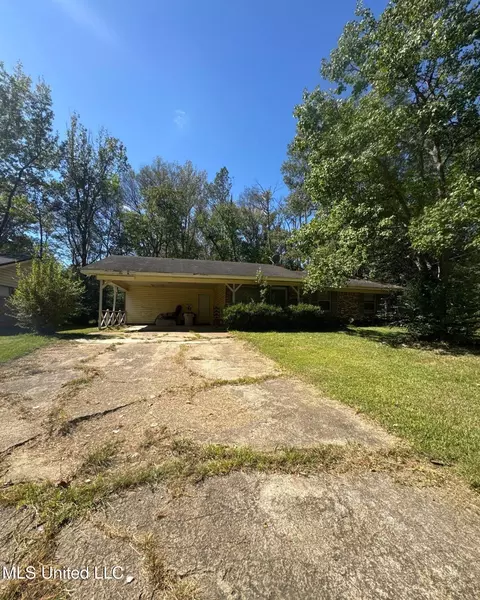 1869 Smallwood St, Jackson, MS 39212