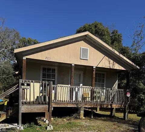2111 Jackson Ave, Pascagoula, MS 39567