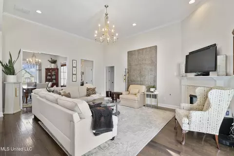Living - 1767 Robertson Place Dr, Hernando, MS 38632 photo 2 of 2