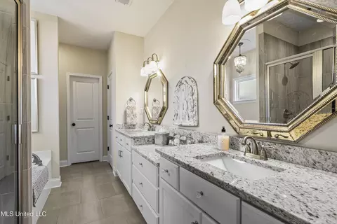 Bath - 1767 Robertson Place Dr, Hernando, MS 38632 photo 1 of 3