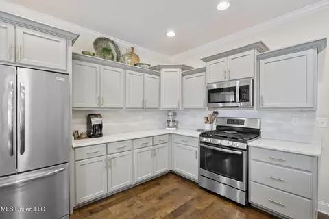 Kitchen - 1767 Robertson Place Dr, Hernando, MS 38632 photo 3 of 5
