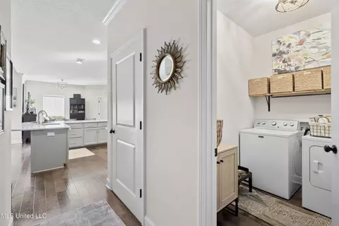 Entry Way - 1767 Robertson Place Dr, Hernando, MS 38632 photo 2 of 3
