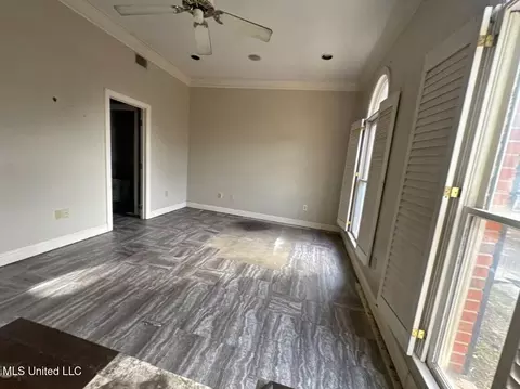 Living - 58 Robinwood Pl, Jackson, MS 39211 photo 4 of 4