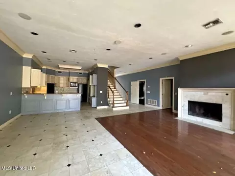 Living - 58 Robinwood Pl, Jackson, MS 39211 photo 1 of 4