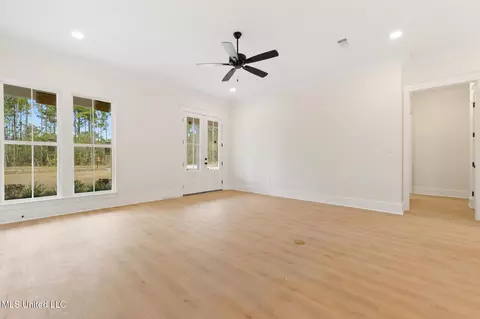 Living - 13401 Cox Rd, Vancleave, MS 39565 photo 3 of 4