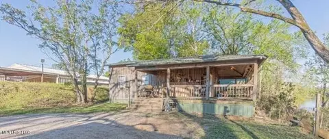 304 Levee St, Jonesville, LA 71343