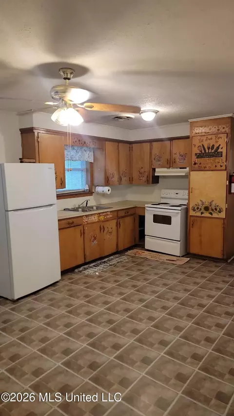 Kitchen - 817 Roosevelt St, Forest, MS 39074 photo 1 of 1