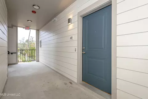 2501 Bienville Blvd #421, Ocean Springs, MS 39564