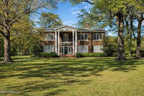 2502 W Claiborne Ave, Greenwood, MS 38930