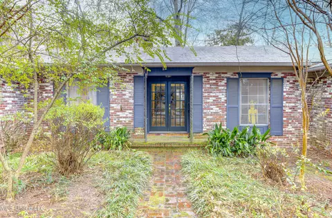 Exterior - 1735 Hillview Dr, Jackson, MS 39211 photo 2 of 14