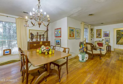 Dining - 1735 Hillview Dr, Jackson, MS 39211 photo 2 of 2