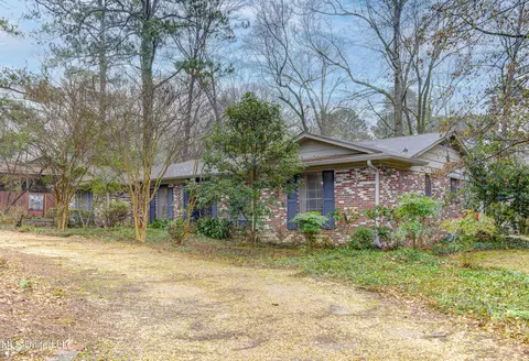 Exterior - 1735 Hillview Dr, Jackson, MS 39211 photo 3 of 14