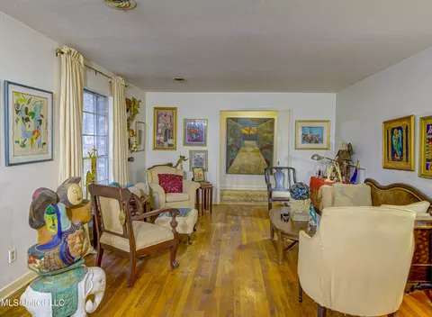 Living - 1735 Hillview Dr, Jackson, MS 39211 photo 3 of 6