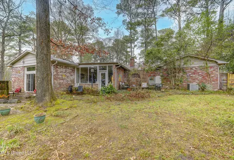 Exterior - 1735 Hillview Dr, Jackson, MS 39211 photo 8 of 14