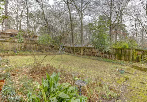 Exterior - 1735 Hillview Dr, Jackson, MS 39211 photo 4 of 14