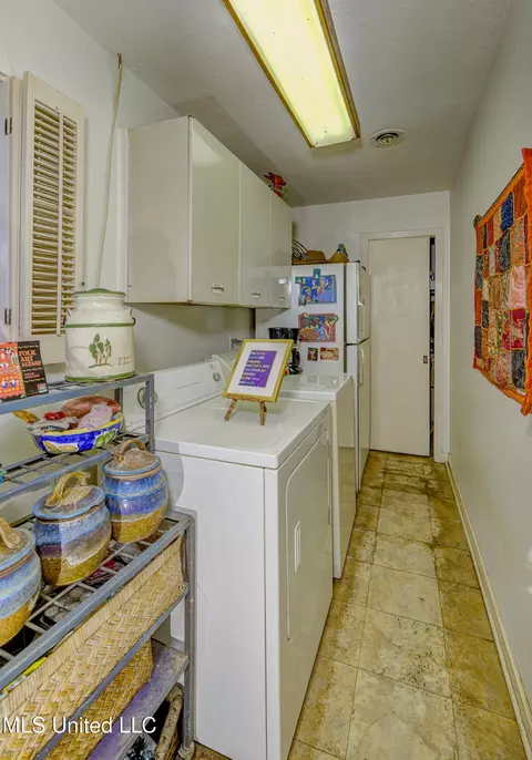 Other - 1735 Hillview Dr, Jackson, MS 39211 photo 2 of 3