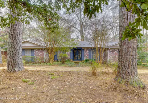 1735 Hillview Dr, Jackson, MS 39211