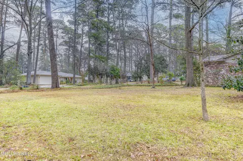Exterior - 1735 Hillview Dr, Jackson, MS 39211 photo 5 of 14