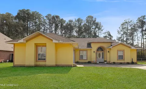 1813 Fairway Dr, Gautier, MS 39553
