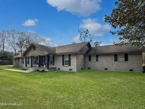 1404 Neal Rd, Picayune, MS 39466