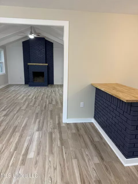 Living - 320 Eagle Cv, Pearl, MS 39208 photo 1 of 8