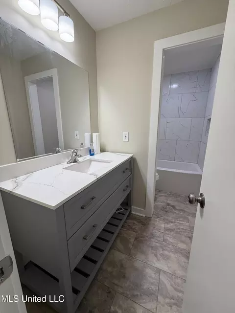 Bath - 320 Eagle Cv, Pearl, MS 39208 photo 1 of 5