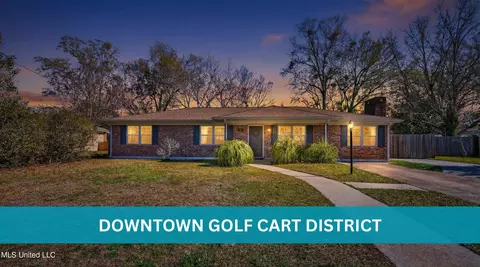 296 Holcomb Blvd, Ocean Springs, MS 39564