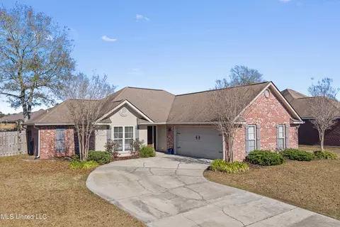 2113 Rhonda Ave, Ocean Springs, MS 39564