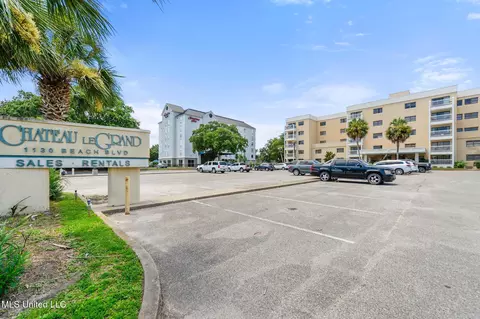 1130 Beach Blvd #408, Biloxi, MS 39530