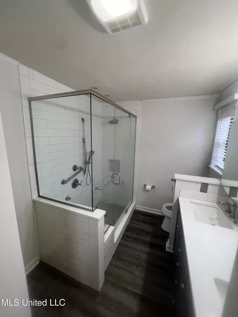 Bath - 2820 NW Horace Ln, Wesson, MS 39191 photo 2 of 5