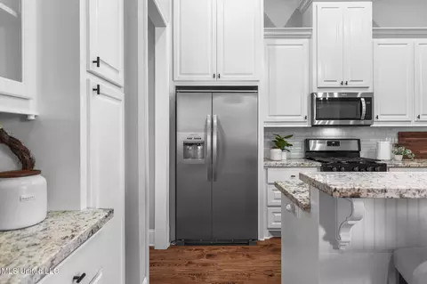 Kitchen - 522 Carpenter Cv, Madison, MS 39110 photo 3 of 6