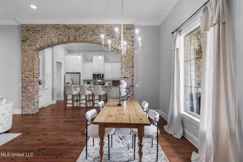 Dining - 522 Carpenter Cv, Madison, MS 39110 photo 3 of 5