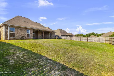 Exterior - 522 Carpenter Cv, Madison, MS 39110 photo 5 of 10