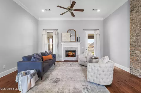 Living - 522 Carpenter Cv, Madison, MS 39110 photo 1 of 3