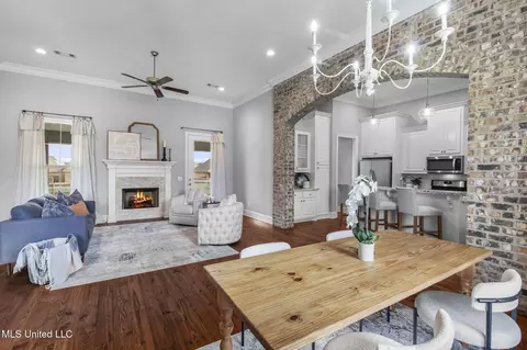Dining - 522 Carpenter Cv, Madison, MS 39110 photo 1 of 5