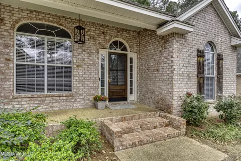 619 Hampshire Pl, Brandon, MS 39047