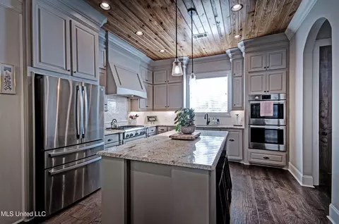 Kitchen - 307 Natchez Ct, Flowood, MS 39232 photo 1 of 5
