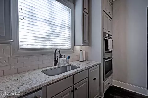 Kitchen - 307 Natchez Ct, Flowood, MS 39232 photo 5 of 5