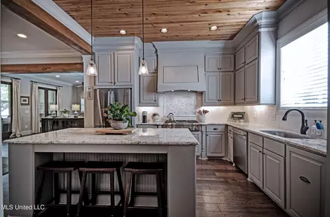 Kitchen - 307 Natchez Ct, Flowood, MS 39232 photo 3 of 5