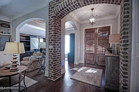 Entry Way - 307 Natchez Ct, Flowood, MS 39232 photo 2 of 3