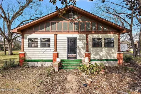 131 E Damascus St, Hazlehurst, MS 39083