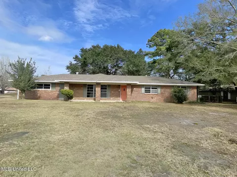 6145 Garraway Cir, Ocean Springs, MS 39564